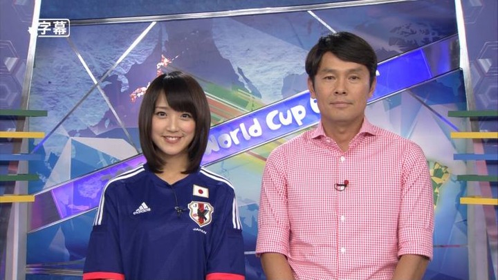 竹内由恵女子アナウンサーのサッカー日本代表コスプレが可愛い 5