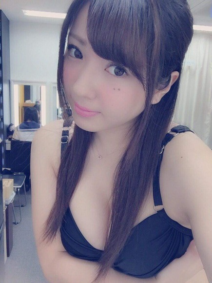 富永一葉のコスプレ自撮りが抜けるエロ画像 17