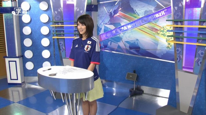 竹内由恵女子アナウンサーのサッカー日本代表コスプレが可愛い 21