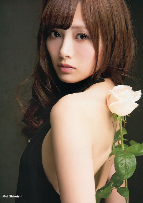 【画像】乃木坂・白石麻衣「家では裸族」 2