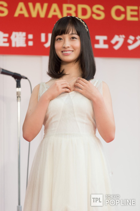 橋本環奈ちゃんの白いドレス姿が美しい 14