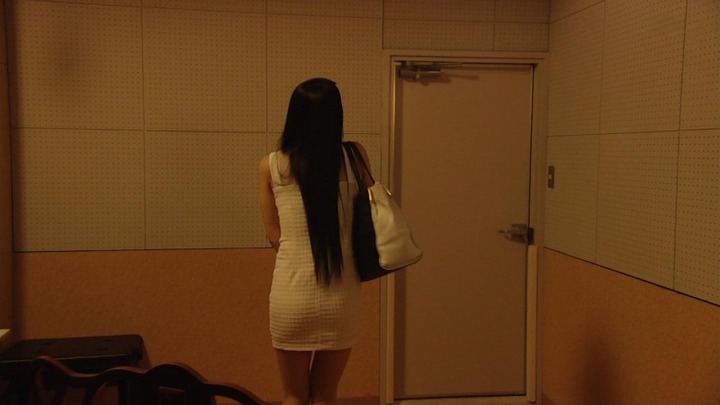 ドラマのミニスカ衣装がエロい芦名星(30) のキャプ画像 19