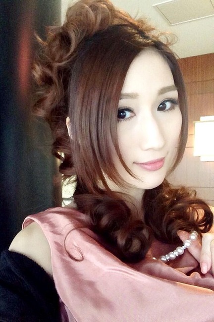 フェロモンたっぷりなAV女優　JULIAの抜けるエロ画像100枚 85