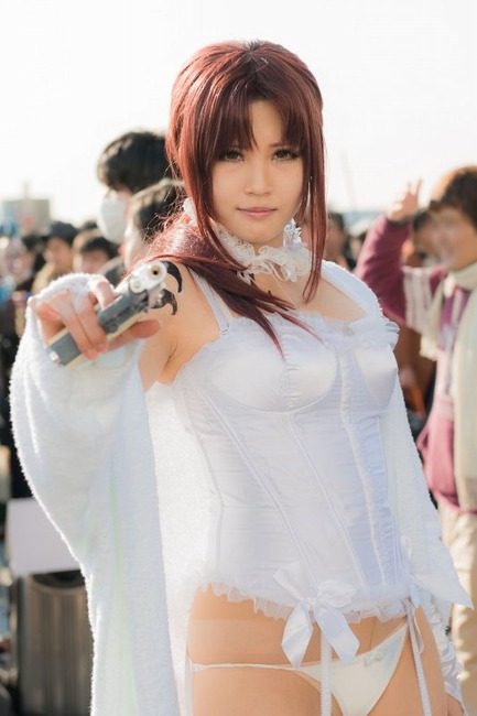 パンツ見えそうな素人コスプレイヤーのエロ画像 6