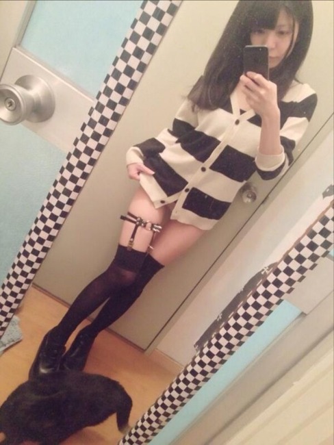 くびれがエロいコスプレイヤーの自撮りエロ写メ・画像30枚 18