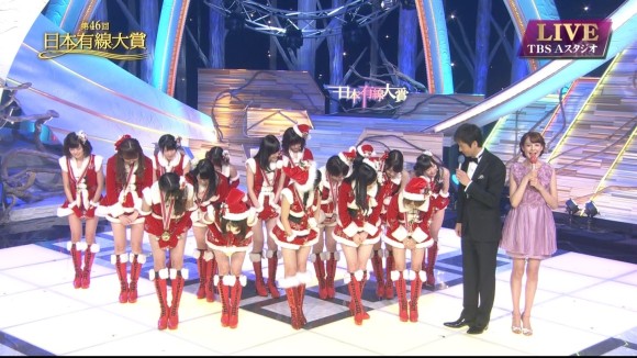 AKB48がLIVE中にパンチラしてるエロキャプ画像30枚 34