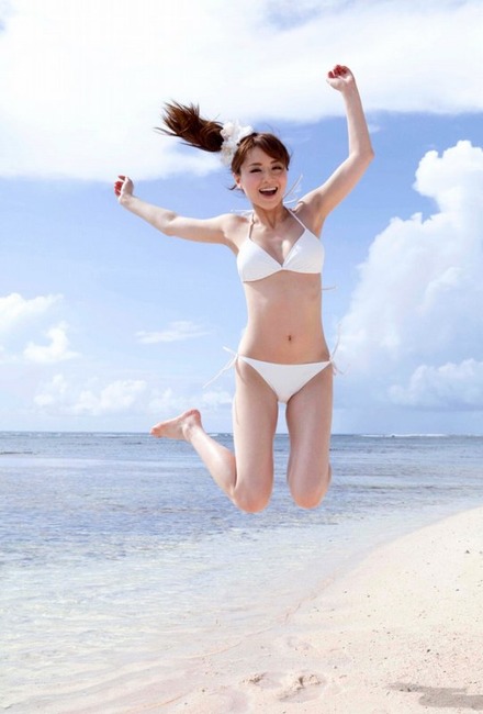 吉沢明歩（30）AV女優のしゃがみパンチラがエロい画像など。 6