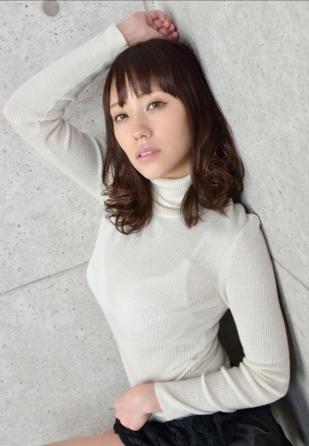 セーター・ニット姿の巨乳お姉さんの着衣おっぱいエロ画像まとめ 14