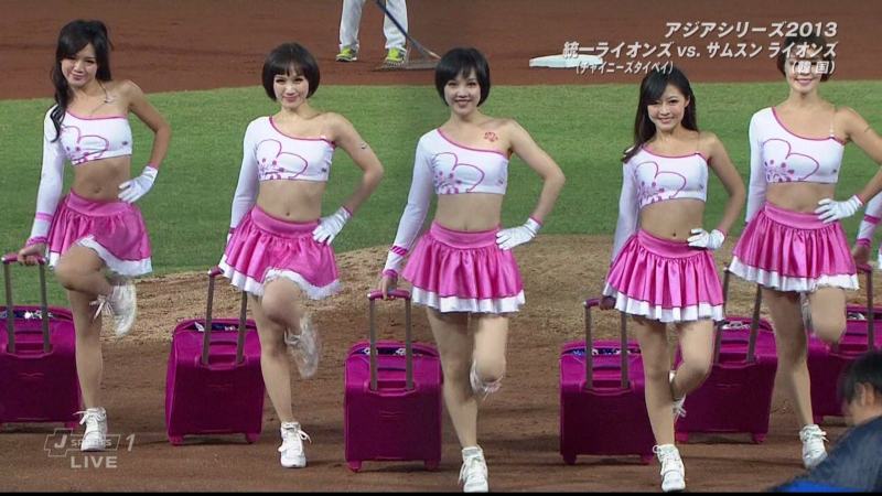 アイドルの水着や太ももがエロいお宝キャプ画像まとめ 20