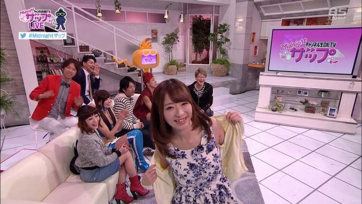 初美沙希、立花はるみがミニスカートでお尻を鷲掴みしてるエロキャプ画像 11