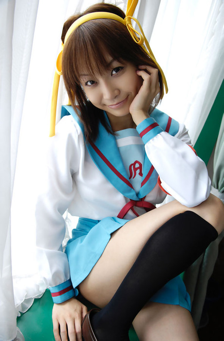 露出の激しいコスプレイヤーのエロ画像 11