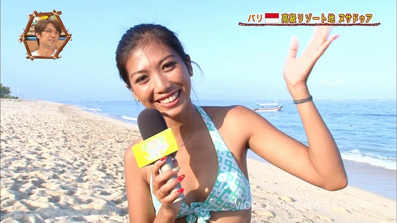 海外の水着リポーターがエロいキャプ画像 9