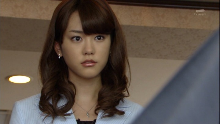 TBSドラマ「女帝 薫子」で桐谷美玲のベッドシーンがエロいキャプ画像まとめ 16