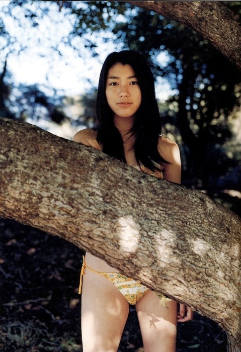 成海璃子　女優の胸チラがエロい画像まとめ 25