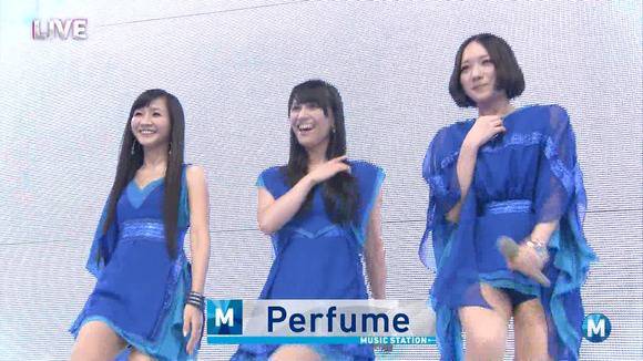 MステでPerfumeの生足がエロいキャプ画像30枚 1