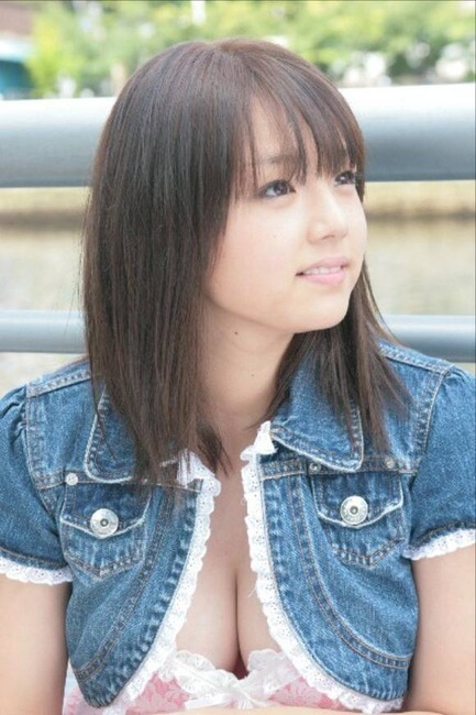 熊田曜子、安めぐみなど人気アイドルの巨乳おっぱいがエロい画像40枚 32