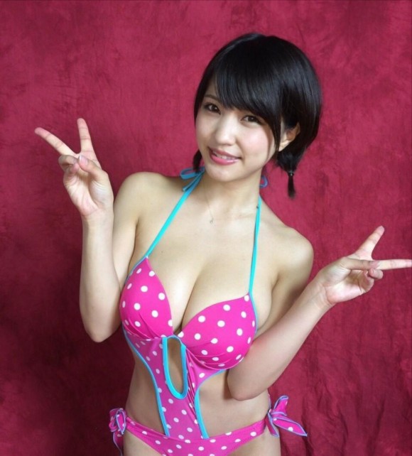 岸明日香とベロチュウしたくなる自撮りエロ写メ・画像