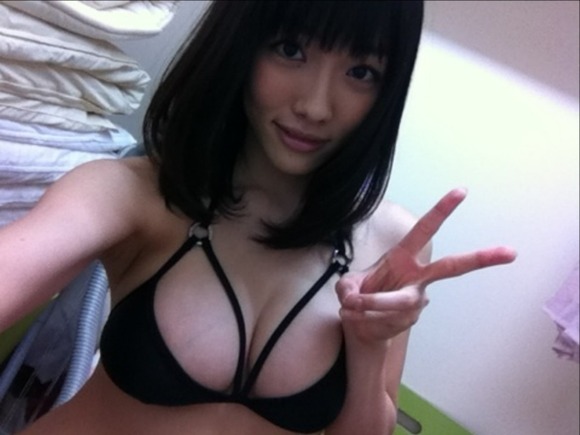 石原さとみ似の巨乳グラビアアイドル今野杏南の自撮りエロ写メ・画像 3