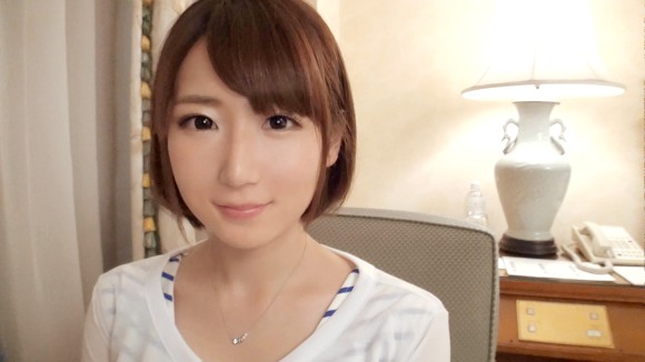 巨乳で童顔な素人事務員のおっぱいをしゃぶってるハメ撮りエロ画像 2