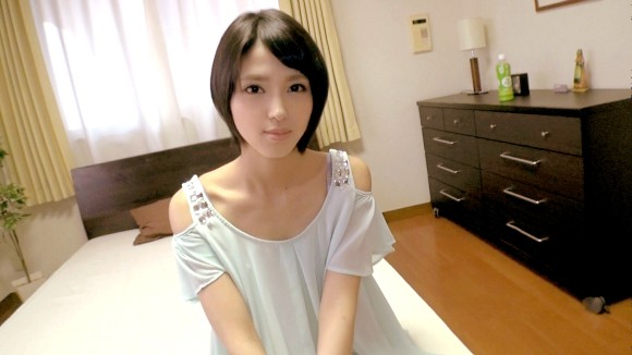 ショートカットの素人美少女をパコパコしまくってるハメ撮りエロ画像