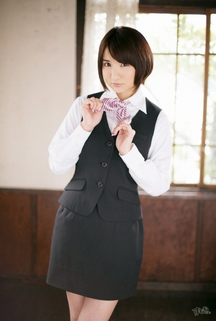 尾崎ナナのOLスーツコスプレがエロい画像70枚 4