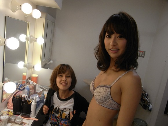 麻倉みな　お天気お姉さんが乳首ポロリしてるお宝エロ画像28枚 4