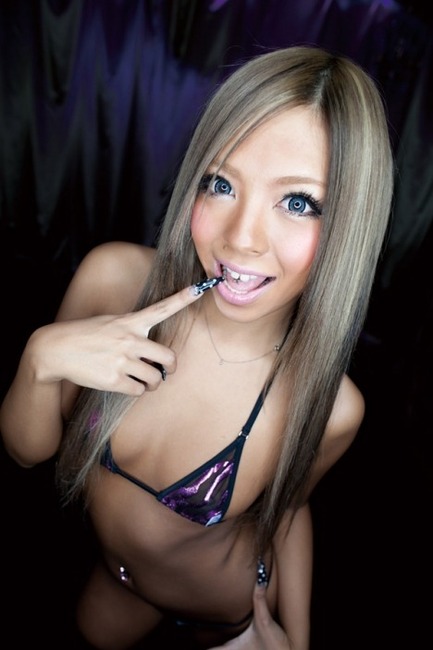 黒ギャルのおっぱいを鷲掴みにして犯したくなるエロ画像70枚 62
