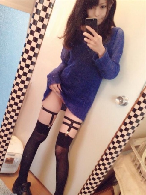 くびれがエロいコスプレイヤーの自撮りエロ写メ・画像30枚 13