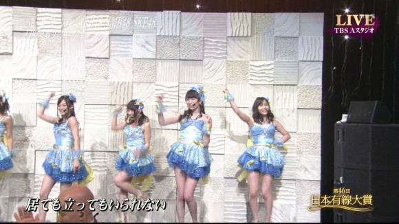 AKB48がLIVE中にパンチラしてるエロキャプ画像30枚 32