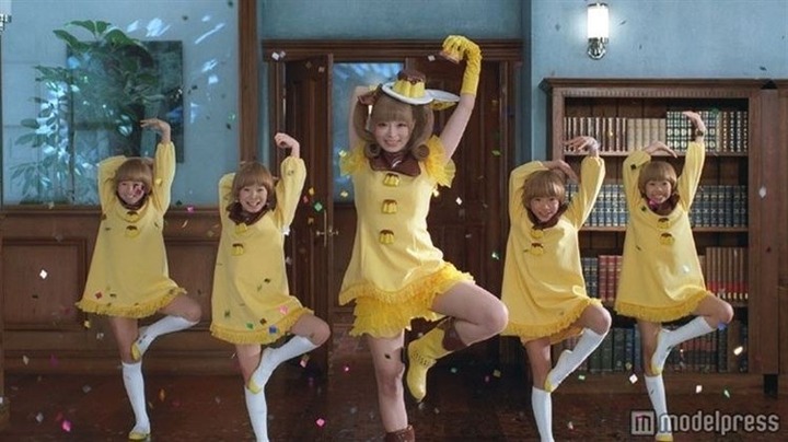 きゃりーぱみゅぱみゅの生足太ももがエロい画像 3