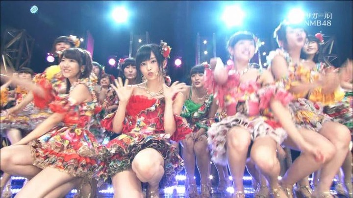 NMB48が超ミニスカ衣装で踊ってるエロ画像30枚　【イビサガール】 25