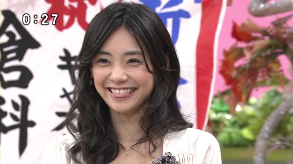 『ごきげんよう』 アイドルのパンチラやエロ下着画像など　エロキャプ画像40枚 32