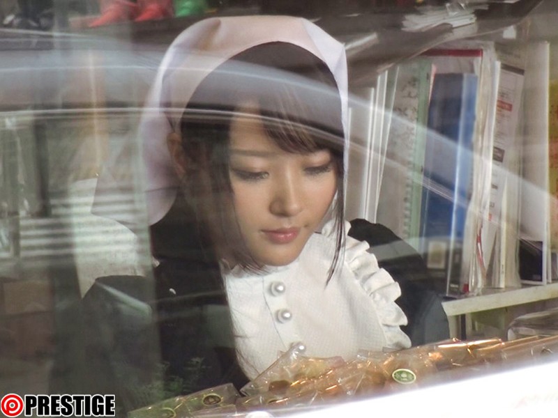 東京で働くハワイアンカフェ店員素人をハメ撮り 1