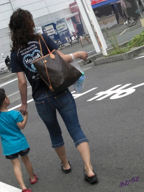 20代前半シンママが子連れなのにエロい…まだまだ女だよなｗｗｗｗｗ（素人盗撮エロ画像あり） 10