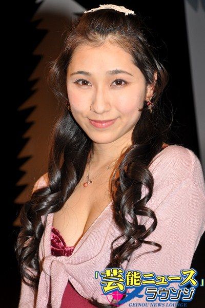 声優で女優の小見川千明 23 さんがおっぱいをアピールしてると話題に 知ってる アニメ 漫画 ニュース