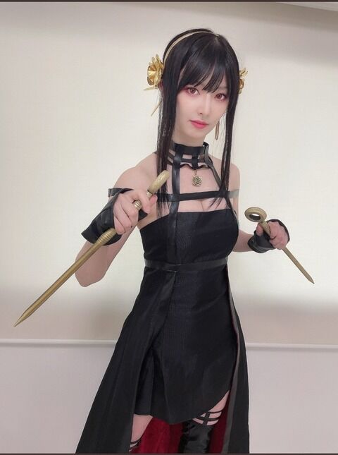 【朗報】武藤十夢さん、ヨル・フォージャーのコスプレが美しい!!!