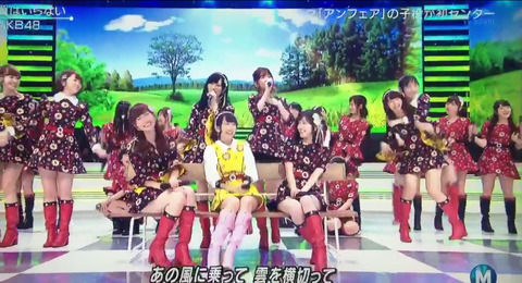 【Mステ】ぱるる、ノリノリで宮脇咲良におぶさるwww【AKB48・島崎遥香】