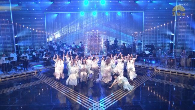 「うたコン」生放送で前奏開始直後に放送事故！日向坂46・上村ひなのと富田鈴花が転倒・・・
