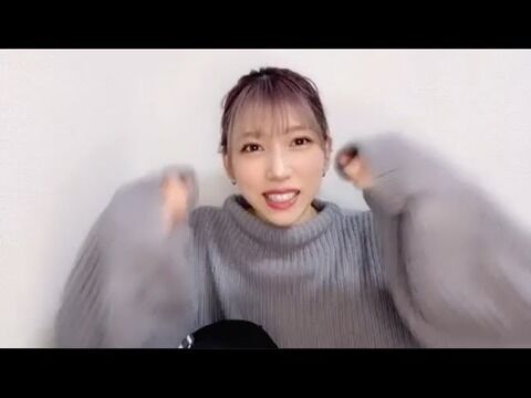 【AKB48】茂木忍よりお願い「生写真とか私のグッズたくさん買って下さい。給料が上がるので本当にお願いします」