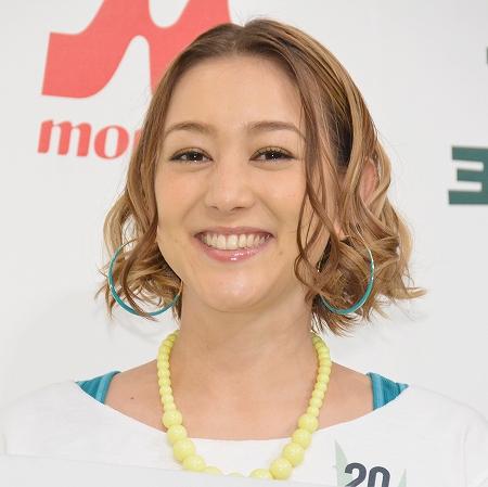 【大炎上】SHELLYがTwitterで安保関連法案をdisった結果…「韓国系の母とハーフお前は米国籍だろ」と非難されSHELLYブチギレ…発言相手に詰め寄る…wwwwwww※画像あり