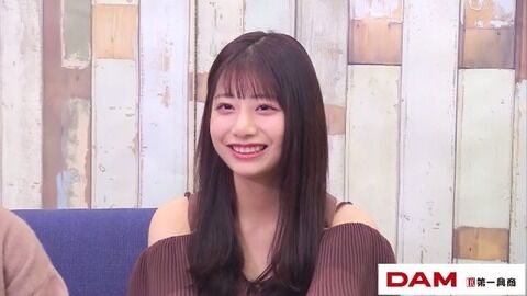 【速報】チーム8鈴木優香ちゃん カラオケ配信なのに、えちえちな服を着てしまうw w w w w w w w w w