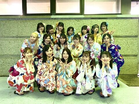 ちょうど1年前のAKB48をご覧ください