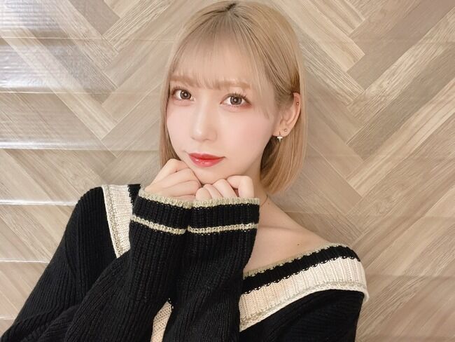 AKB48茂木忍よりお願い「生写真とか私のグッズたくさん買って下さい。給料が上がるので本当にお願いします」