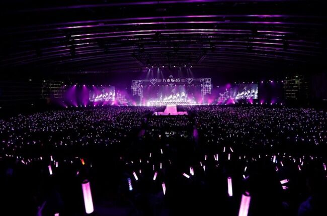 乃木坂46海外公演が大幅規模縮小キャパ5000ガラガラ、暗幕で不人気がバレてしまう?