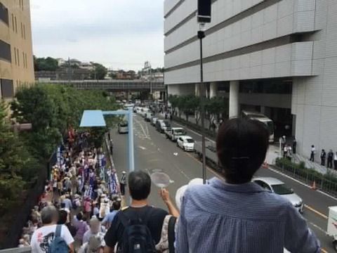 【速報】じゃんけん大会会場周辺が反日団体のデモでカオスwww