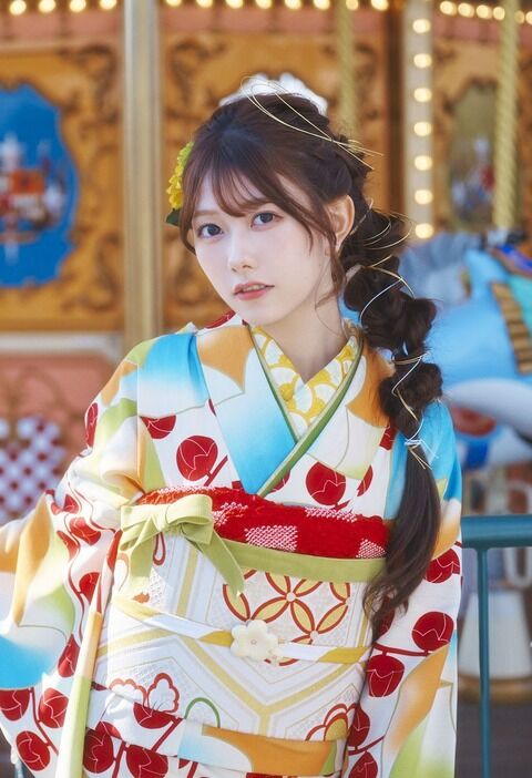 B.L.T. “ハタチ”の美女10人を振袖＆洋服で撮り下ろし【千葉恵里】