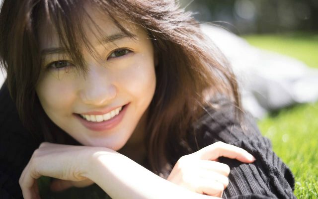 渡辺麻友インタビュー『渡辺麻友が語った、11年間のAKB48生活で「得たもの」「失ったもの」』公開！