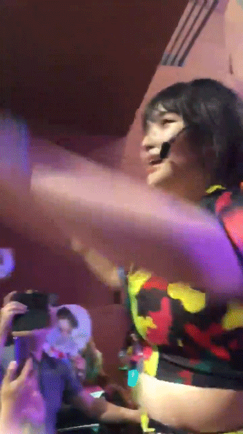 【悲報】AKB48凋落の元凶は撮可タイム!?「ガラコン暗幕祭りや意識の低いメンバーのダルダルのお腹がバレた」
