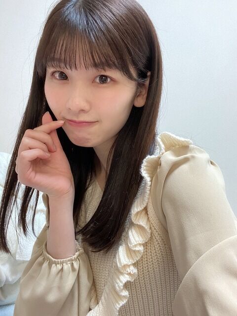 ワイ、浅井七海ちゃん(長身・色白・スレンダー・プリケツ)の水着写真集が見たくて咽び泣く…