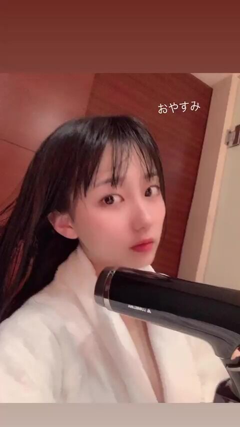 【HKT48】田中美久りんがインスタストーリー、ノーブラでバスローブで前がはだけてて生乳見えそう！
